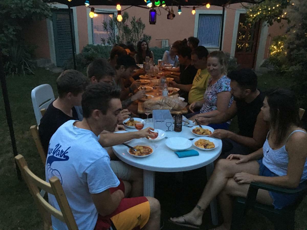 Garden Hostel *